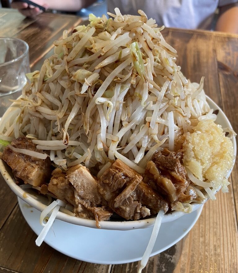 父が食べた二郎系醤油ラーメン(もやしトッピング)